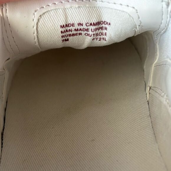 NIB Michael Kors Keaton Logo Slip-on White Sneakers
Size 7 - Picture 9 of 11